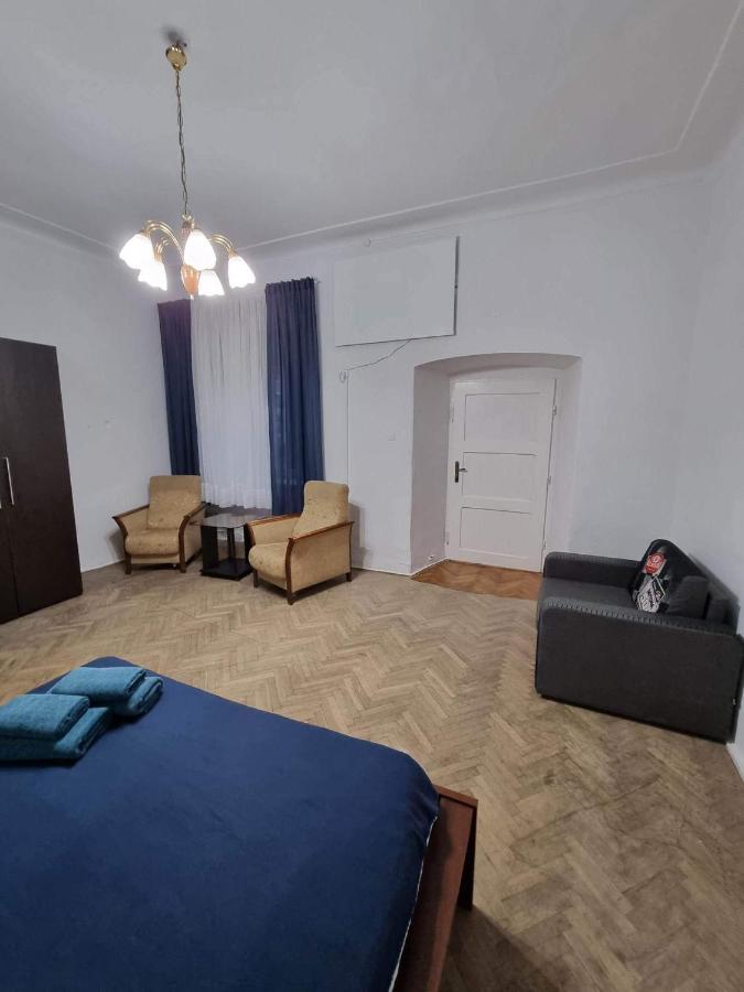Nocleg W Centrum Czestochowy Nmp32 Częstochowa Buitenkant foto