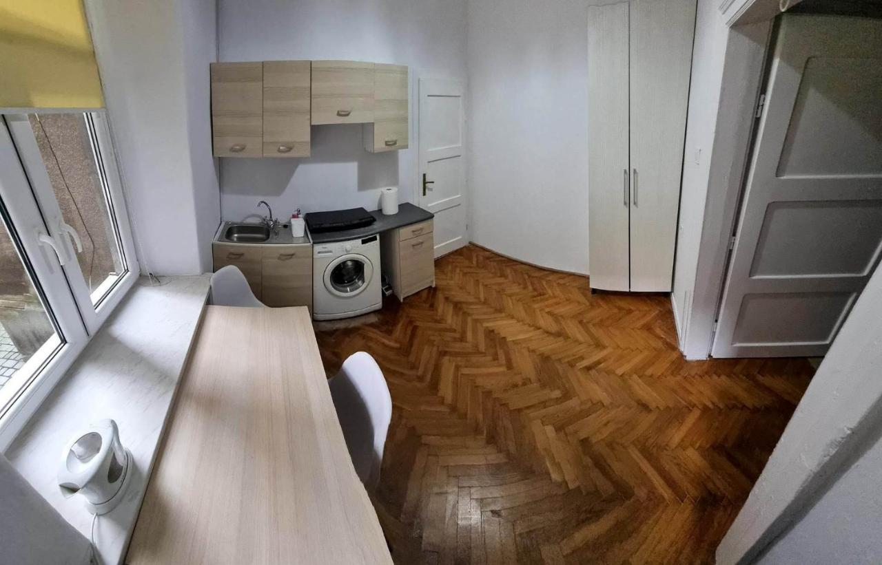 Nocleg W Centrum Czestochowy Nmp32 Częstochowa Buitenkant foto
