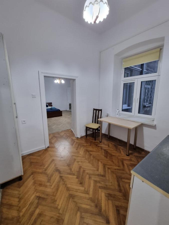 Nocleg W Centrum Czestochowy Nmp32 Częstochowa Buitenkant foto