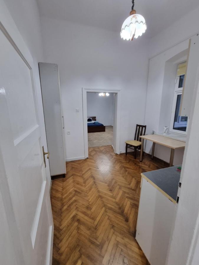 Nocleg W Centrum Czestochowy Nmp32 Częstochowa Buitenkant foto